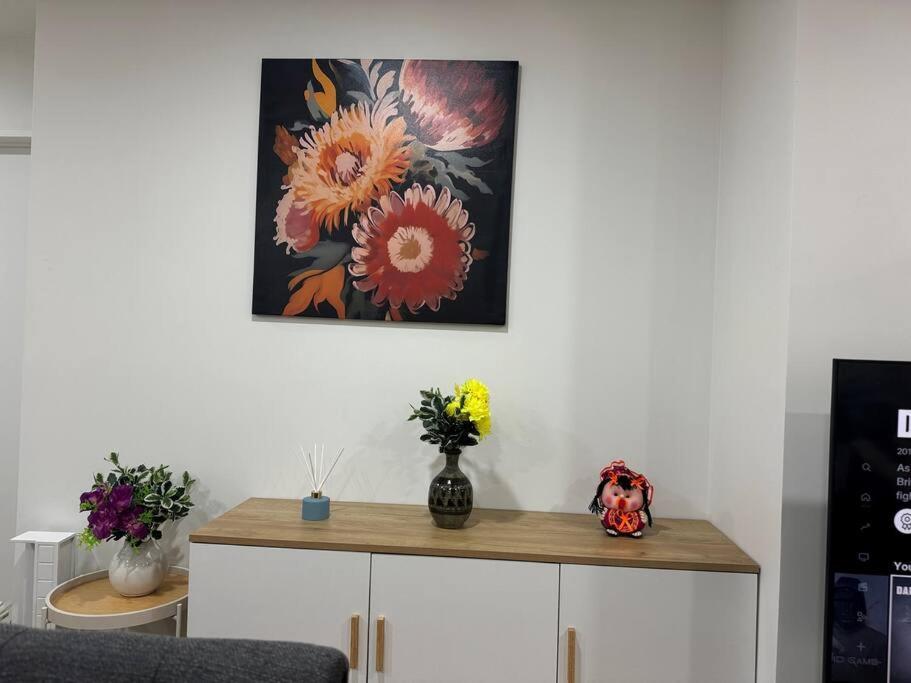 Stunning 3 Bd - 2 Bth City Apt - Pool & Carpark 오클랜드 외부 사진