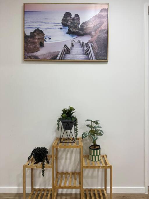 Stunning 3 Bd - 2 Bth City Apt - Pool & Carpark 오클랜드 외부 사진