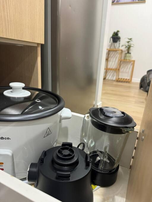 Stunning 3 Bd - 2 Bth City Apt - Pool & Carpark 오클랜드 외부 사진