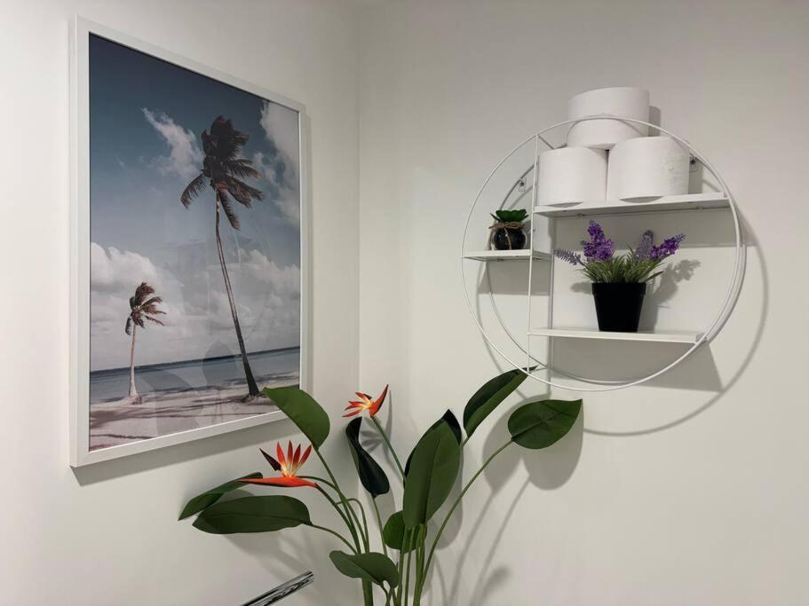 Stunning 3 Bd - 2 Bth City Apt - Pool & Carpark 오클랜드 외부 사진